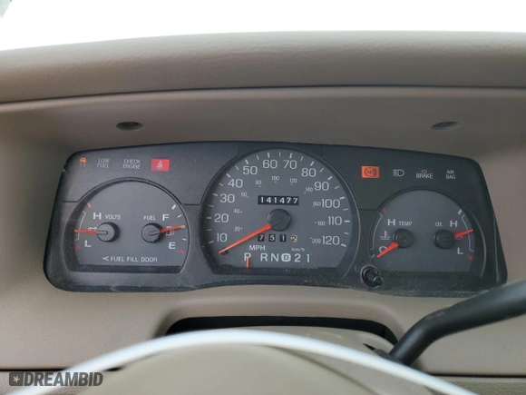 2004 Mercury Grand Marquis GS with VIN 2MEFM74WX4X671297, listed as a Copart auction lot 83635874 with 141,477 mi miles and Salvage Title. Bid and sale history available at carsss.com. Image 9.
