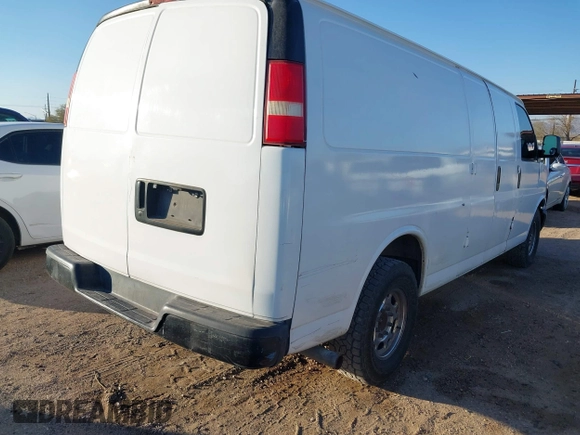 2007 GMC Savana Cargo Van with VIN 1GTGG29V571131451, listed as a IAAI auction lot 41455030 with 336,397 mi miles. Bid and sale history available at carsss.com. Image 13.
