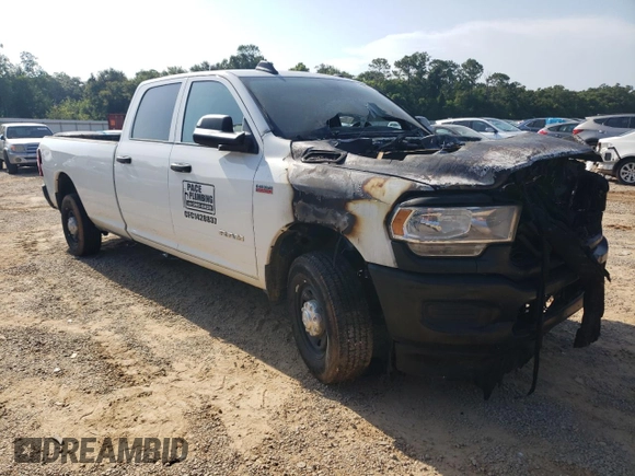 2022 Ram 2500 Tradesman z VIN 3C6UR4HJ6NG311020, wystawiony jako Copart lot #65803104 z przebiegiem Nie podano mil oraz Nie do naprawy • Non repairable. Historia ofert i sprzedaży dostępna na DreamBid. Obrazek 4.