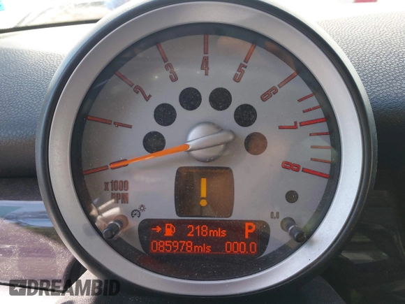 2007 MINI Hardtop with VIN WMWMF33527TT54584, listed as a IAAI auction lot 42166126 with 85,978 mi miles and . Bid and sale history available at DreamBid. Image 7.