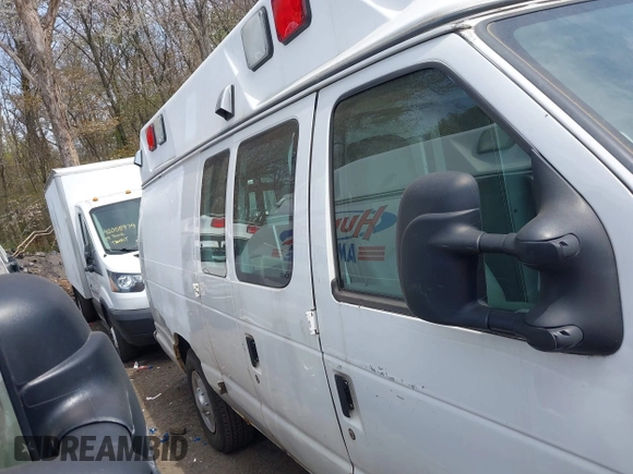 2014 Ford E-Series Commercial z VIN 1FDSS3EL8EDB07221, wystawiony jako IAAI lot #42091354 z przebiegiem 236 025 mil mil oraz . Historia ofert i sprzedaży dostępna na DreamBid. Obrazek 12.