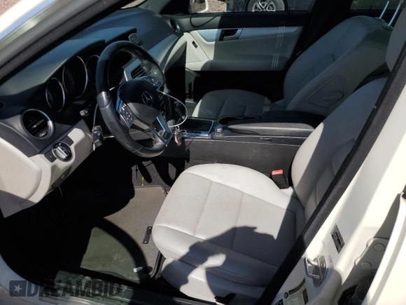 2012 Mercedes-Benz C 250 Sport с VIN WDDGF4HB9CA643364, выставлен на аукционе Copart как лот 64761775 с пробегом 135 139 миль миль и Списание • Salvage title. История ставок и продаж доступна на DreamBid. Изображение 7.