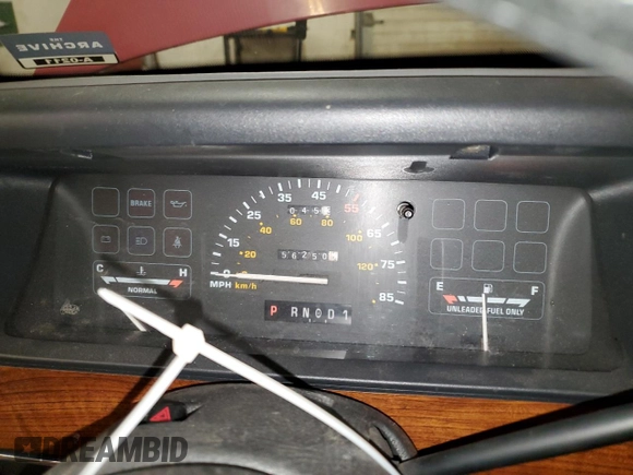 1989 Ford Taurus z VIN 1FABP50U0KG204981, wystawiony jako Copart lot #43872355 z przebiegiem 56 250 mil mil oraz Czysty tytuł • Clean title. Historia ofert i sprzedaży dostępna na DreamBid. Obrazek 9.