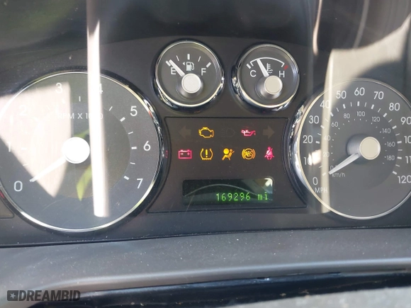 2008 Mercury Milan Premier with VIN 3MEHM08138R617066, listed as a IAAI auction lot 41600962 with 169,296 mi miles. Bid and sale history available at carsss.com. Image 7.