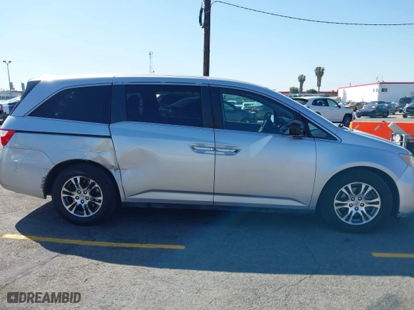 2013 Honda Odyssey EX with VIN 5FNRL5H43DB044603, listed as a IAAI auction lot 41996667 with 132,864 mi miles. Bid and sale history available at carsss.com. Image 13.