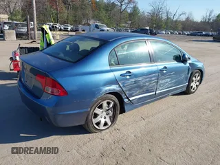 2008 Honda Civic LX z VIN 2HGFA16538H521884, wystawiony jako IAAI lot #38105899 z przebiegiem 146 612 mil mil oraz . Historia ofert i sprzedaży dostępna na DreamBid. Obrazek 4.