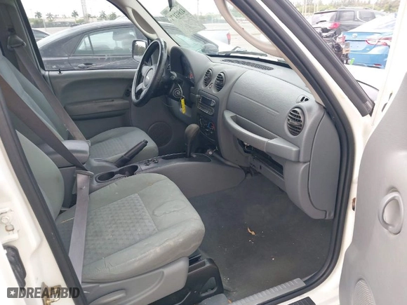 2007 Jeep Liberty Sport with VIN 1J4GK48K57W633312, listed as a IAAI auction lot 41893171 with 116,331 mi miles. Bid and sale history available at carsss.com. Image 5.