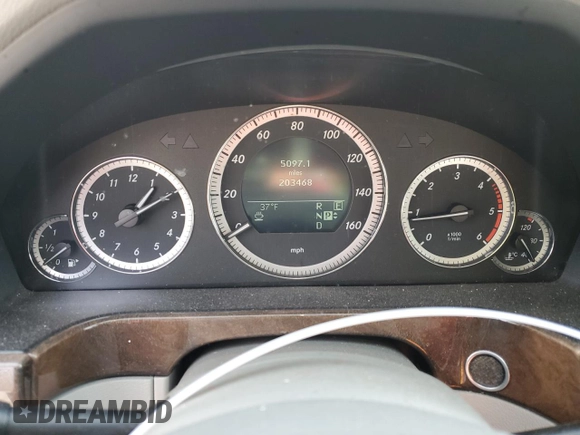 2011 Mercedes-Benz E 350 Luxury with VIN WDDHF2EB2BA414049, listed as a Copart auction lot 43645705 with 203,468 mi miles and Salvage title. Bid and sale history available at DreamBid. Image 9.