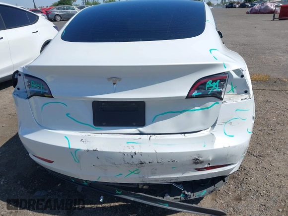 2023 Tesla Model 3 z VIN 5YJ3E1EA5PF517893, wystawiony jako IAAI lot #42515181 z przebiegiem 38 538 mil mil oraz . Historia ofert i sprzedaży dostępna na DreamBid. Obrazek 6.