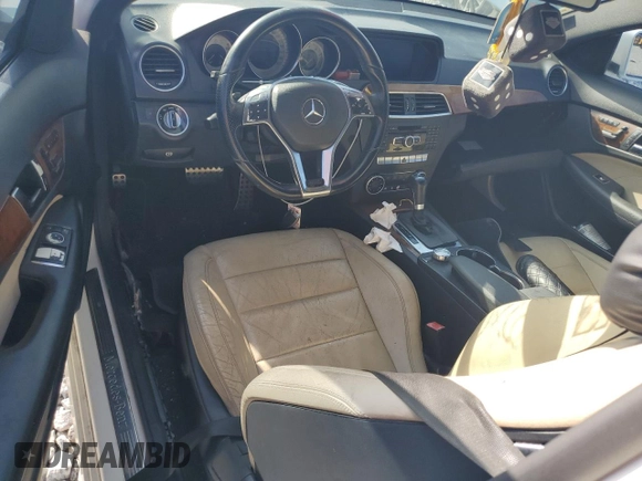 2012 Mercedes-Benz C 250 с VIN WDDGJ4HB5CF800597, выставлен на аукционе Copart как лот 64051635 с пробегом 162 996 миль миль и Чистый • Clean title. История ставок и продаж доступна на DreamBid. Изображение 8.