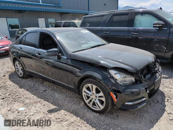 2013 Mercedes-Benz C 300 Sport z VIN WDDGF8AB2DA874626, wystawiony jako Copart lot #58544845 z przebiegiem Nie podano mil oraz Szkoda całkowita • Salvage title. Historia ofert i sprzedaży dostępna na DreamBid. Obrazek 4.