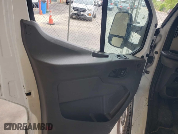 2023 Ford Transit Cargo с VIN 1FTBR1X81PKB13549, выставлен на аукционе IAAI как лот 42556081 с пробегом 68 225 миль миль и . История ставок и продаж доступна на DreamBid. Изображение 10.