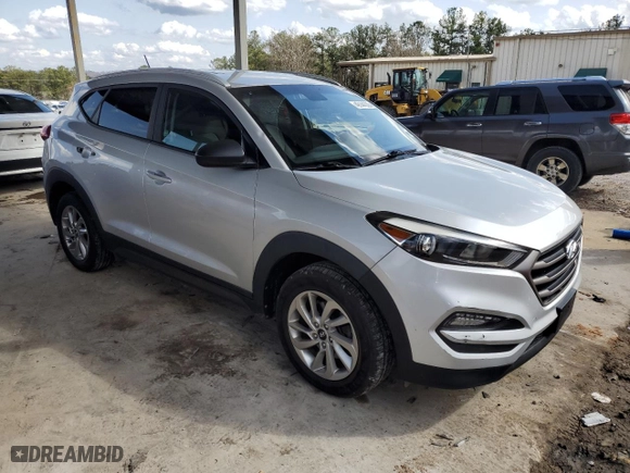 2016 Hyundai Tucson SE with VIN KM8J3CA40GU226729, listed as a Copart auction lot 49144335 with 89,334 mi miles and Clean Title. Bid and sale history available at carsss.com. Image 4.