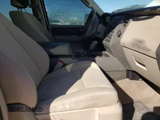 2011 Ford Expedition XL z VIN 1FMJU1G56BEF47646, wystawiony jako Copart lot #88081725 z przebiegiem 174 100 mil mil oraz Szkoda całkowita • Salvage title. Historia ofert i sprzedaży dostępna na DreamBid. Obrazek 7.