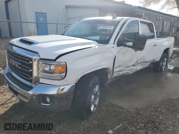 2018 GMC Sierra 2500HD SLT with VIN 1GT12TEY3JF104544, listed as a Copart auction lot 84002454 with 0 mi miles and Salvage Title. Bid and sale history available at carsss.com. Image 1.