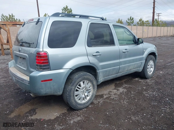 2005 Mercury Mariner Luxury with VIN 4M2CU57145DJ22822, listed as a IAAI auction lot 41932692 with 167,263 mi miles. Bid and sale history available at carsss.com. Image 4.