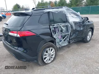 2024 Toyota Corolla Cross LE z VIN 7MUBAABG3RV103760, wystawiony jako IAAI lot #41870105 z przebiegiem 7 544 mil mil oraz . Historia ofert i sprzedaży dostępna na DreamBid. Obrazek 4.