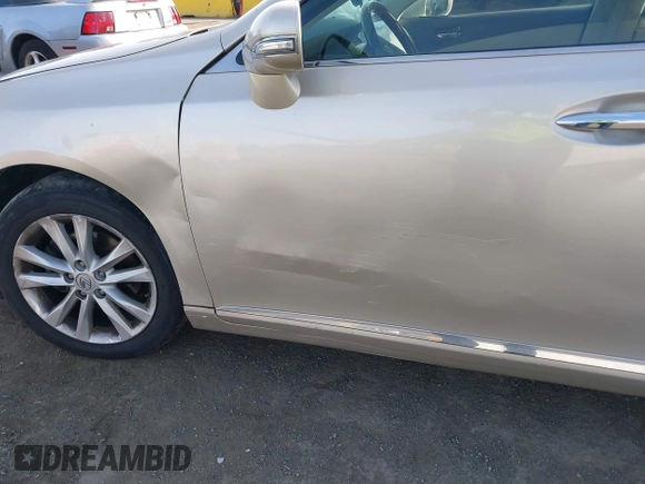 2010 Lexus ES 330 z VIN JTHBK1EG0A2392593, wystawiony jako IAAI lot #41604075 z przebiegiem 232 031 mil mil oraz . Historia ofert i sprzedaży dostępna na DreamBid. Obrazek 6.