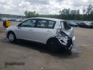 2010 Nissan Versa S z VIN 3N1BC1CP8AL454292, wystawiony jako Copart lot #55031695 z przebiegiem 119 095 mil mil oraz Szkoda całkowita • Salvage title. Historia ofert i sprzedaży dostępna na DreamBid. Obrazek 2.