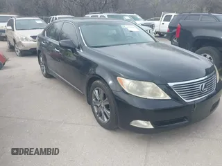 2007 Lexus LS 460 z VIN JTHBL46F775045497, wystawiony jako IAAI lot #41793958 z przebiegiem 259 053 mil mil oraz . Historia ofert i sprzedaży dostępna na DreamBid. Obrazek 1.