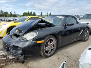 2005 Porsche Boxster S z VIN WP0CB29855S730235, wystawiony jako Copart lot #53207045 z przebiegiem 133 670 mil mil oraz Szkoda całkowita • Salvage title. Historia ofert i sprzedaży dostępna na DreamBid. Obrazek 1.