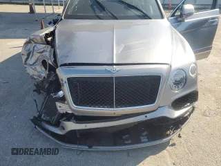 2019 Bentley Bentayga V8 z VIN SJAAM2ZV9KC024755, wystawiony jako Copart lot #46757605 z przebiegiem 26 951 mil mil oraz Szkoda całkowita • Salvage title. Historia ofert i sprzedaży dostępna na DreamBid. Obrazek 12.