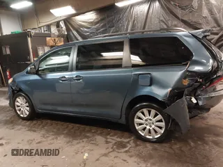 2017 Toyota Sienna XLE with VIN 5TDDZ3DC5HS164964, listed as a IAAI auction lot 41516182 with 62,287 mi miles and . Bid and sale history available at DreamBid. Image 14.
