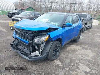 2018 Jeep Compass Altitude with VIN 3C4NJDBBXJT453197, listed as a IAAI auction lot 41955264 with 44,014 mi miles and . Bid and sale history available at carsss.com. Image 17.