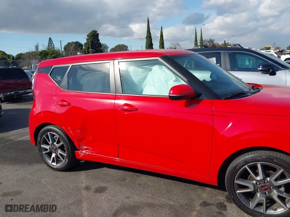 2020 Kia Soul GT-Line with VIN KNDJ63AU2L7014807, listed as a IAAI auction lot 41494439 with 98,315 mi miles. Bid and sale history available at carsss.com. Image 13.