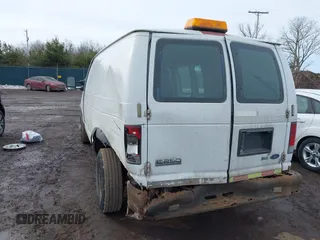 2009 Ford Econoline Cargo z VIN 1FTNE24L99DA19725, wystawiony jako IAAI lot #41652405 z przebiegiem Nie podano mil oraz . Historia ofert i sprzedaży dostępna na DreamBid. Obrazek 3.
