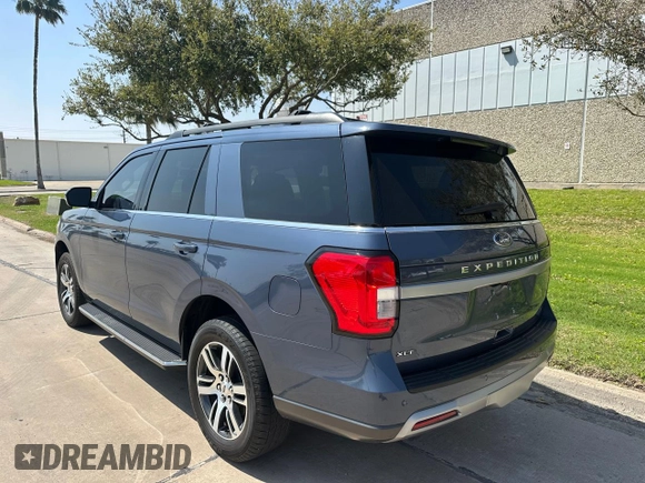 2022 Ford Expedition XLT with VIN 1FMJU1HT0NEA49153, listed as a Copart auction lot 49749895 with 26,537 mi miles and Clean Title. Bid and sale history available at carsss.com. Image 3.