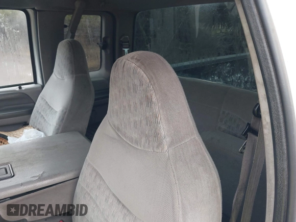 2000 Ford F-350 XL with VIN 1FTSX31FXYEB32383, listed as a IAAI auction lot 41447091 with 370,350 mi miles and . Bid and sale history available at DreamBid. Image 8.