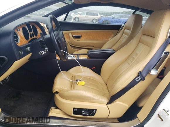 2005 Bentley Continental GT GT z VIN SCBCR63W65C028979, wystawiony jako Copart lot #67127323 z przebiegiem 100 646 mil mil oraz Szkoda całkowita • Salvage title. Historia ofert i sprzedaży dostępna na DreamBid. Obrazek 7.