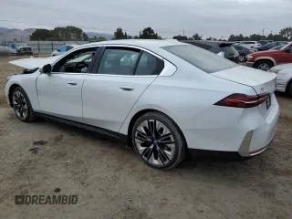 2024 BMW i5 eDrive40 z VIN WBY33FK09RCR63560, wystawiony jako Copart lot #72055444 z przebiegiem 2973 mil mil oraz Szkody całkowita. Historia ofert i sprzedaży dostępna na DreamBid. Obrazek 2.