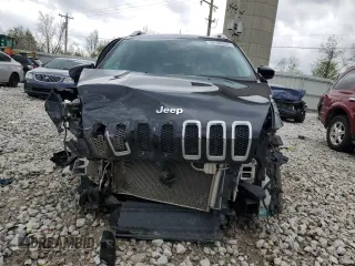 2018 Jeep Cherokee Latitude Plus with VIN 1C4PJMLX6JD618977, listed as a Copart auction lot 55198855 with 186,373 mi miles and Clean Title. Bid and sale history available at DreamBid. Image 5.