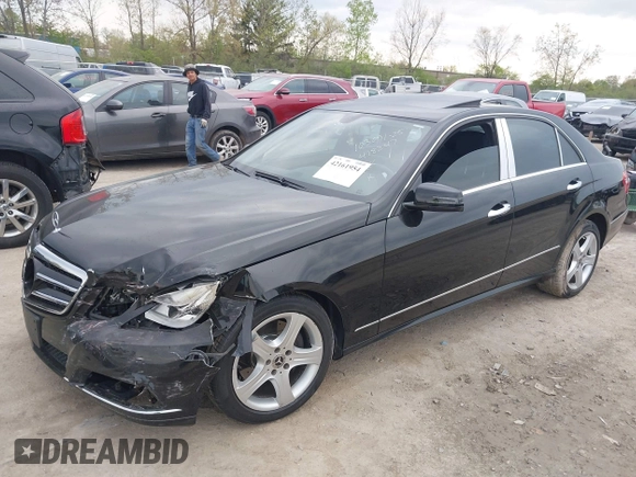 2011 Mercedes-Benz E 350 Luxury z VIN WDDHF8HB6BA418247, wystawiony jako IAAI lot #42161954 z przebiegiem 87 877 mil mil oraz . Historia ofert i sprzedaży dostępna na DreamBid. Obrazek 2.
