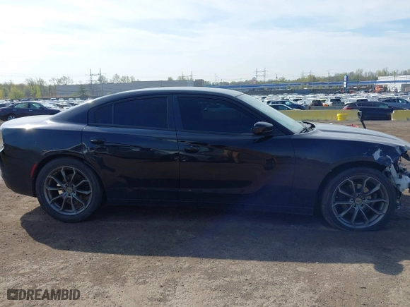 2017 Dodge Charger SE with VIN 2C3CDXBG3HH517552, listed as a IAAI auction lot 42041664 with 152,262 mi miles. Bid and sale history available at carsss.com. Image 13.