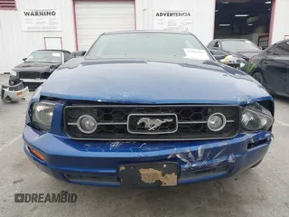 2007 Ford Mustang Deluxe with VIN 1ZVHT80N275215068, listed as a IAAI auction lot 41866367 with 174,791 mi miles. Bid and sale history available at carsss.com. Image 12.