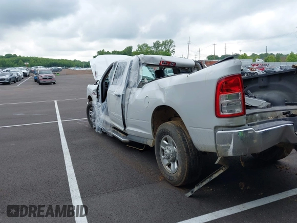 2020 Ram 2500 Tradesman with VIN 3C6UR4HL8LG272624, listed as a IAAI auction lot 42252814 with 166,908 mi miles and . Bid and sale history available at DreamBid. Image 3.