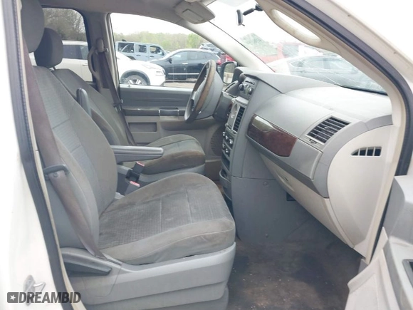 2010 Chrysler Town & Country LX with VIN 2A4RR4DE2AR203953, listed as a IAAI auction lot 41980959 with 347,508 mi miles. Bid and sale history available at carsss.com. Image 5.