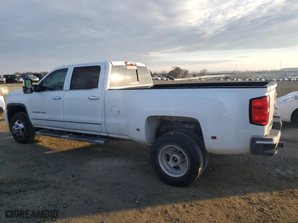 2015 GMC Sierra 3500HD Denali with VIN 1GT424E83FF566144, listed as a Copart auction lot 87193564 with 141,485 mi miles and Non Repairable. Bid and sale history available at carsss.com. Image 2.