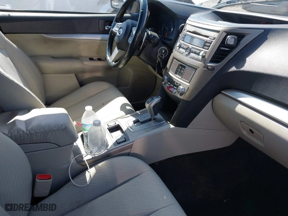 2011 Subaru Outback 2.5i Prem AWP/Pwr Moon with VIN 4S4BRBGC6B3420580, listed as a IAAI auction lot 41988017 with 172,934 mi miles. Bid and sale history available at carsss.com. Image 5.