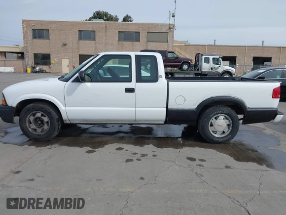 2003 GMC Sonoma SLS z VIN 1GTCS19X438272277, wystawiony jako IAAI lot #41554041 z przebiegiem 168 682 mil mil oraz . Historia ofert i sprzedaży dostępna na DreamBid. Obrazek 14.