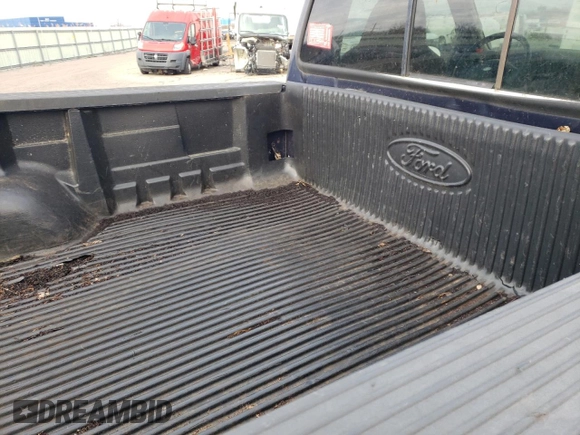 2003 Ford F-350 XL with VIN 1FTSF31S33EB31066, listed as a Copart auction lot 84225024 with 71,597 mi miles and Clean Title. Bid and sale history available at DreamBid. Image 10.