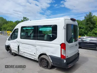 2020 Ford Transit Passenger XL z VIN 1FDZK1C82LKA79233, wystawiony jako IAAI lot #42766871 z przebiegiem 32 428 mil mil oraz . Historia ofert i sprzedaży dostępna na DreamBid. Obrazek 3.