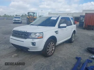 2013 Land Rover LR2 z VIN SALFR2BG3DH359509, wystawiony jako IAAI lot #41947602 z przebiegiem 144 411 mil mil oraz . Historia ofert i sprzedaży dostępna na DreamBid. Obrazek 2.