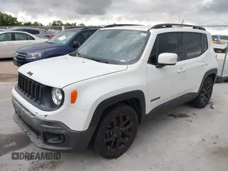 2018 Jeep Renegade Latitude with VIN ZACCJABH7JPH95711, listed as a IAAI auction lot 42124871 with 177,280 mi miles. Bid and sale history available at carsss.com. Image 2.
