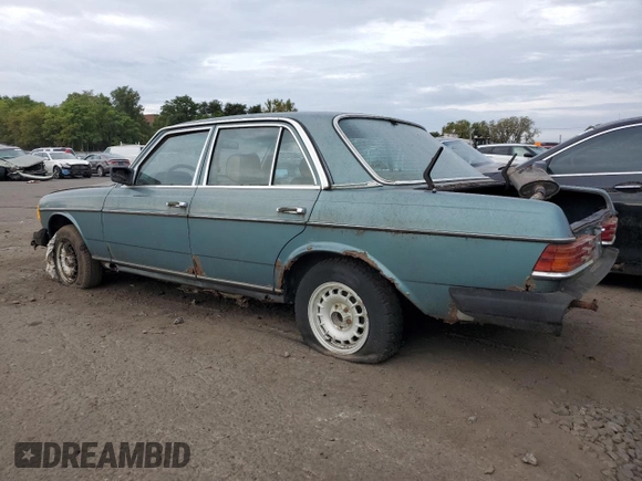 1984 Mercedes-Benz 300 D с VIN WDBAB33A1EA006099, выставлен на аукционе Copart как лот 72606344 с пробегом 336 416 миль миль и Чистый • Clean title. История ставок и продаж доступна на DreamBid. Изображение 2.