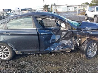 2014 Hyundai Sonata SE with VIN 5NPEC4AC5EH856675, listed as a IAAI auction lot 41785114 with 83,567 mi miles and . Bid and sale history available at DreamBid. Image 6.