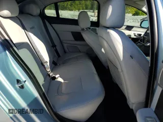 2012 Jaguar XF z VIN SAJWA0FB2CLS35083, wystawiony jako Copart lot #53203365 z przebiegiem 61 329 mil mil oraz Czysty tytuł • Clean title. Historia ofert i sprzedaży dostępna na DreamBid. Obrazek 10.